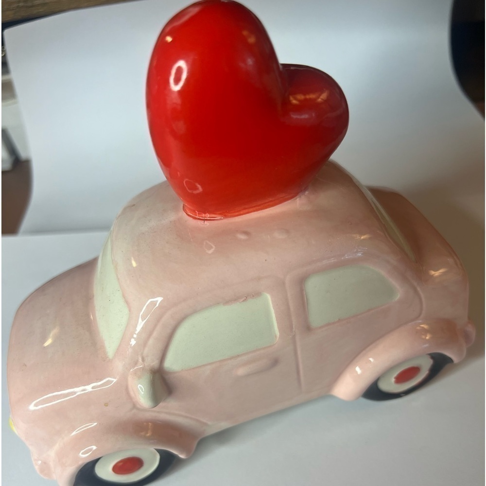 🆕❤️Vintage Inspired Pink Automobile with Red Heart Valentine's Day NEW - Picture 5 of 7